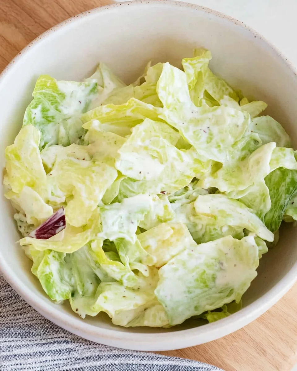 Eisbergsalat-Dressing mit Schmand und Zitrone