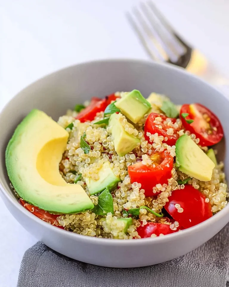 Quinoa-Salat mit Avocado
