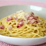 Spaghetti Carbonara mit Sahne (einfaches und schnelles Pasta Rezept)